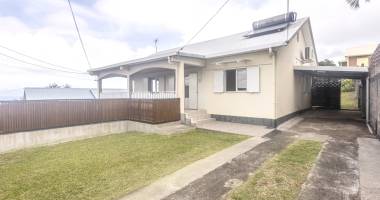 ensemble immobilier à petite-Île   opportunité rare