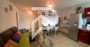 appartement f3 meublé tampon 11ème km charges comprises