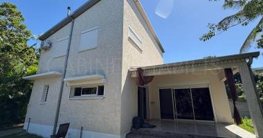 À louer - maison de type t4 d'environ 120,07 m2 - saint-pierre - 1 850 €