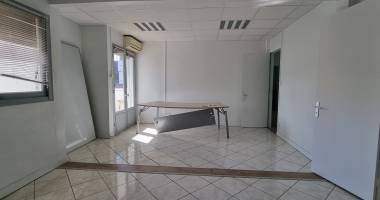 local / bureaux 85 m2 avec parking