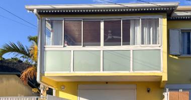 a louer saint pierre - condé - jolie maison f3 de 95 m2  meublée en duplex avec garage fermé - loyer 1 400   cc  - disponible de suite