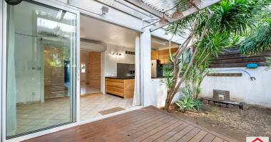 ermitage : t3 + bureau, jardin de 88m2, terrasse et parking à 500m du lagon