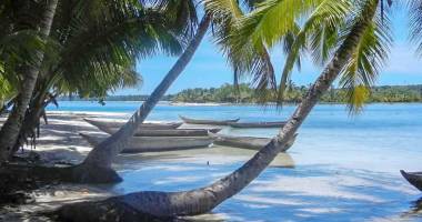 a vendre : terrain avec bungalows en bail emphytéotique neuf de 30 ans au bord du lagon à madagascar