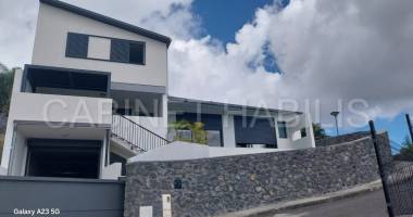 a vendre - villa t4 de 109.84 m2 environ  - la possession - 538 000 € hai