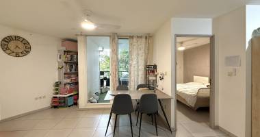appartement t2 avec terrasse & parking   saint-denis proche du centre