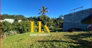 petite ile centre ville terrain 688m²