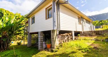 entre-deux  villa divisée en 2 t2 sur beau terrain de 723 m?