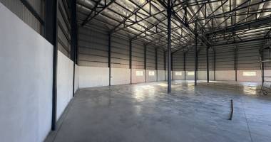À louer - entrepÔt - 1150 m2 - la possession