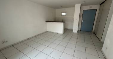 a louer f2 hypercentre st denis
