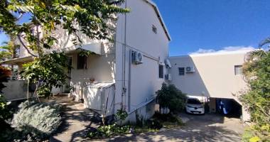maison f4 + f2  saint-pierre , la cafrine: