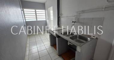 a vendre - appartement  f3 - 54.85 m2 environ - saint denis - 85 500 € hai