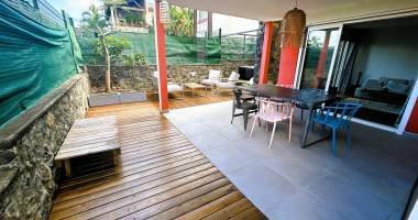 t3 meublé avec terrasse, jardin, jacuzzi à saint paul